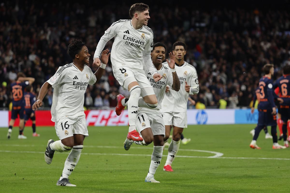 Federico Valverde celebra su gol ante el Celta de Vigo.
