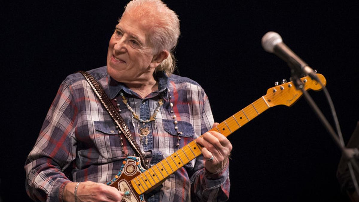 John Mayall, durante su actuación en el Auditori de Girona.