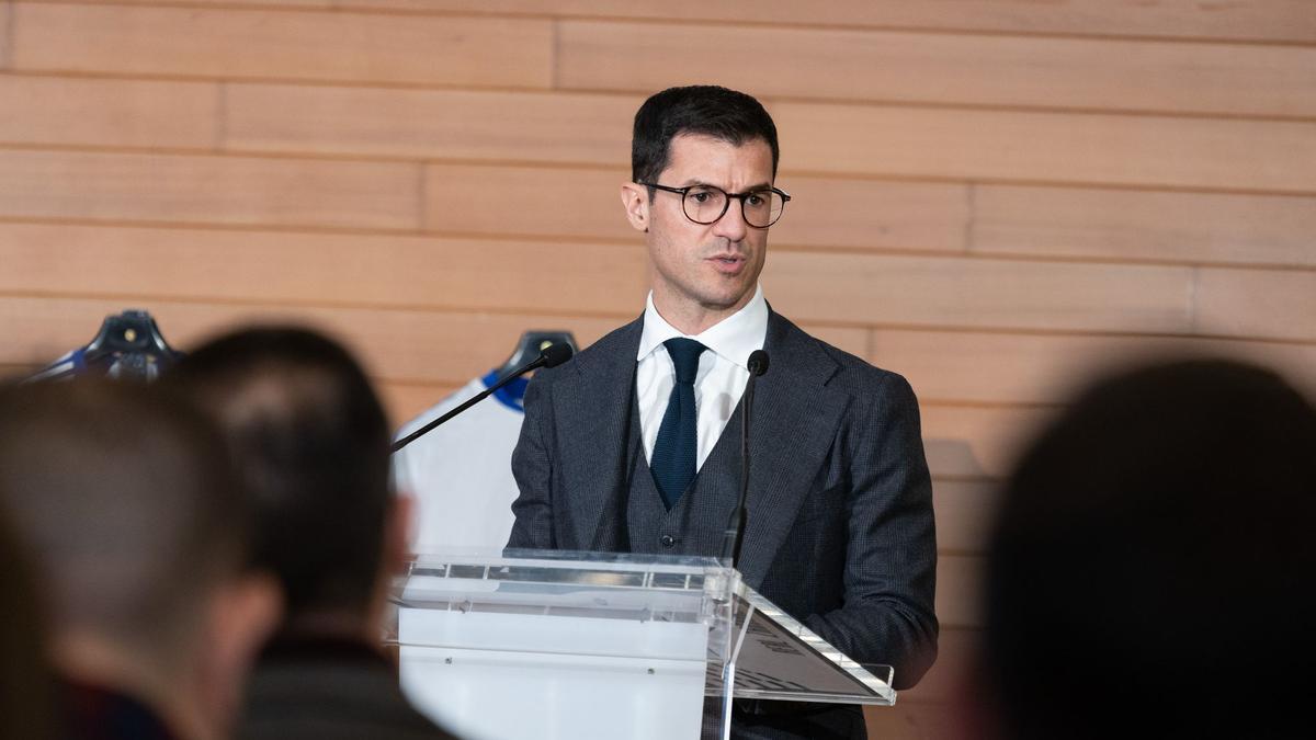 El director general, Fernando López, en la presentación de Gabi.