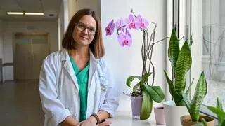 Cristina García Casals, ginecóloga del Hospital de A Coruña, sobre la escasez de tratamientos de terapia hormonal: "A las mujeres en transición de género les genera una ansiedad aumentada"