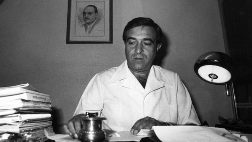 Darío Álvarez Gándara en su consulta // FARO