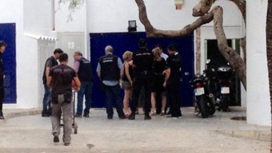 Redada policial en la discoteca Insomnia de Ibiza.