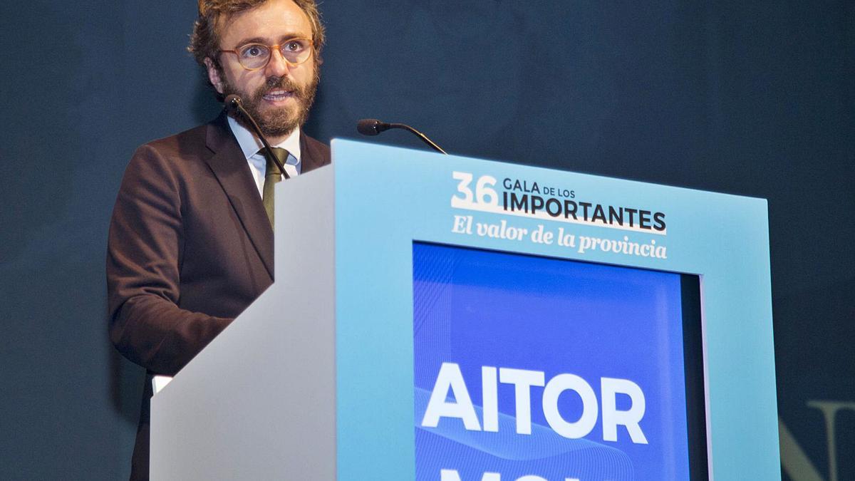 El consejero delegado de Prensa Ibérica, Aitor Moll, en su intervención en la gala de los «Importantes», este martes.  | JOSE NAVARRO