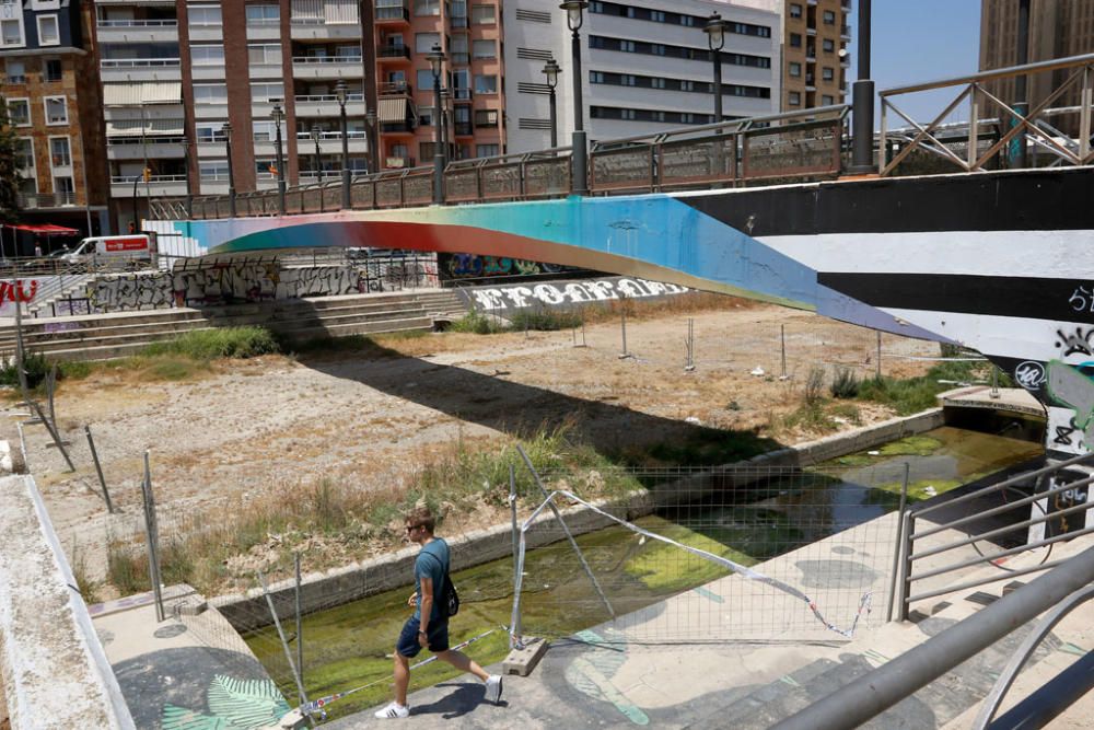 La nueva pasarela peatonal que sustituirá a la que ahora conecta El Perchel con la explanada del CAC se construirá en año y medio.