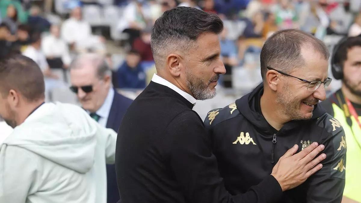 Iván Ania, junto a José Juan Romero, antes del encuentro entre el Ceuta y el Córdoba CF, en El Arcángel.