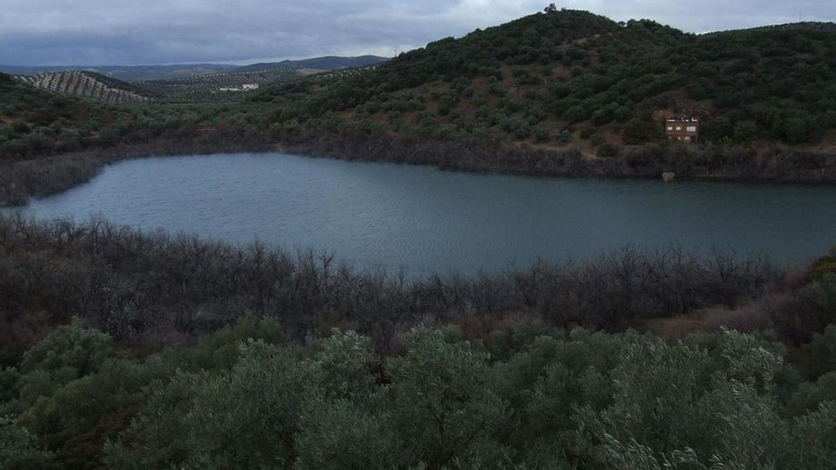 Vista de la Laguna Amarga, en Lucena.