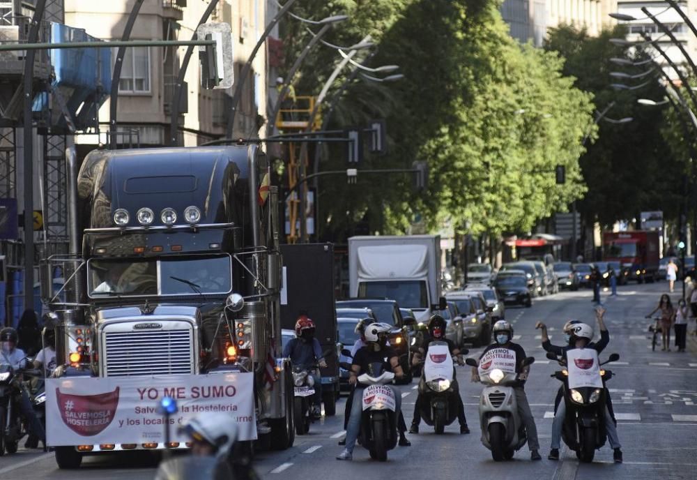 Los hoteleros toman Murcia para protestar contra las medidas del Gobierno regional