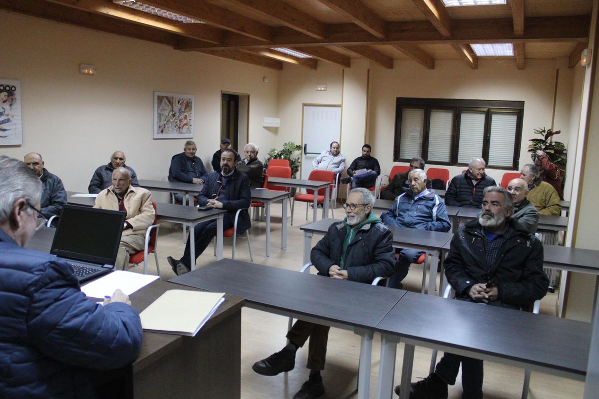 Representantes de los municipios en la asamblea.