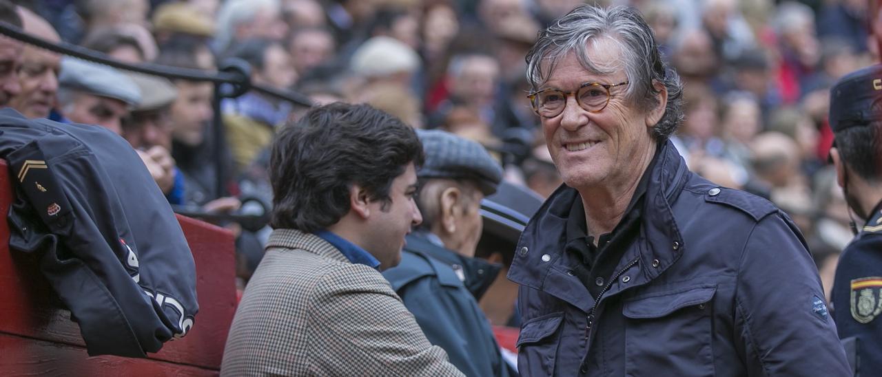 Simón Casas, actual empresario de la plaza de toros de València, en el callejón del coso.