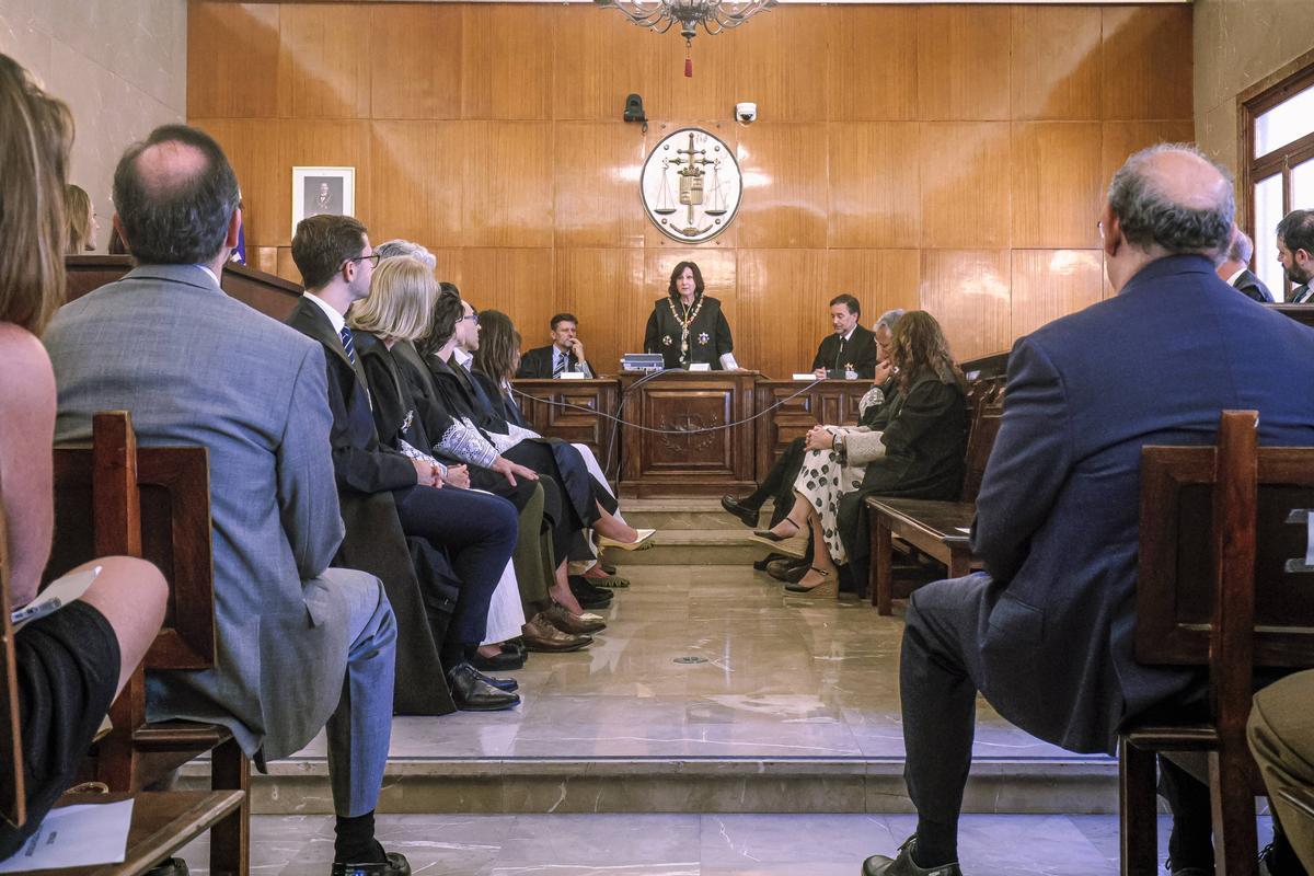 Imágenes de la toma de posesión del nuevo fiscal superior de Baleares, Adrián Salazar