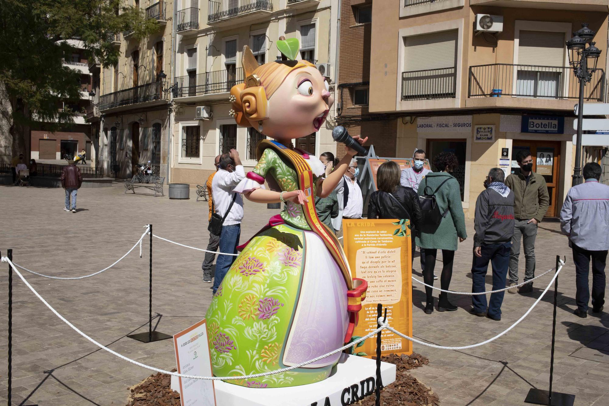 Carcaixent planta cinco monumentos simbólicos