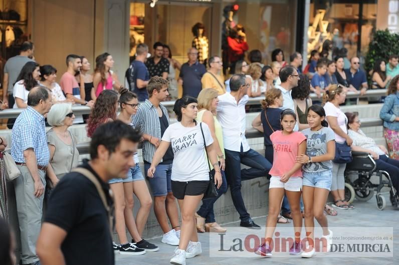 Los bailes latinos salen a la calle en Murcia