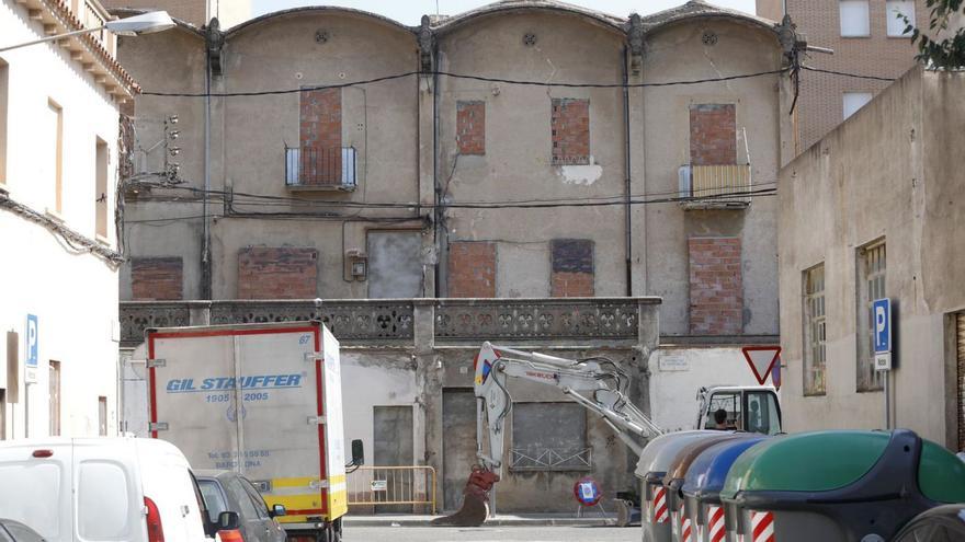 La retirada del cablejat elèctric ha endarrerit l’enderroc al carrer Universitat de Montpeller