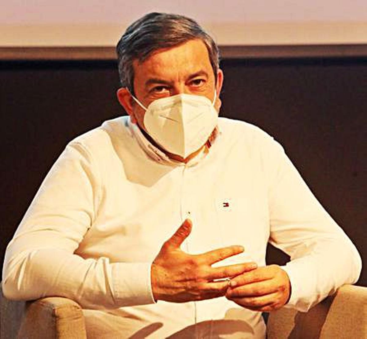 Santi Domínguez: “Rebaixar contidos debería ser un dos debates da Lei Celaá” | MARTA B.