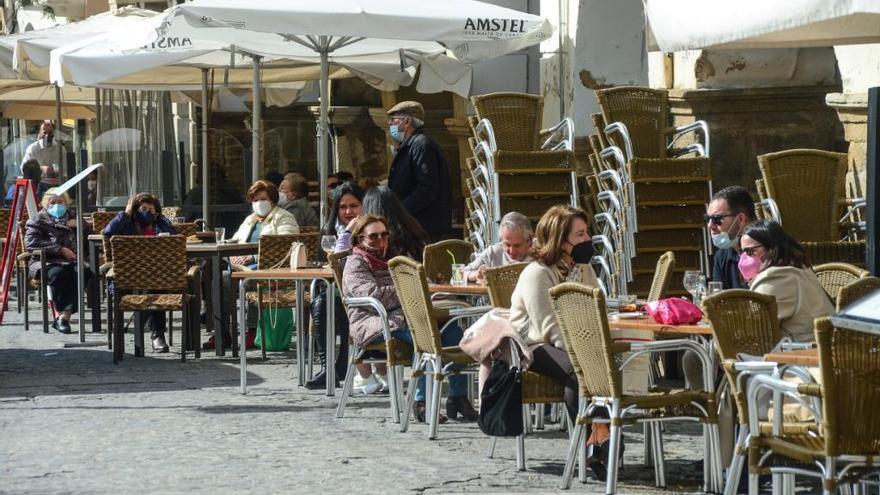 Interior recuerda a los hosteleros que es obligatorio renovar la licencia de terraza