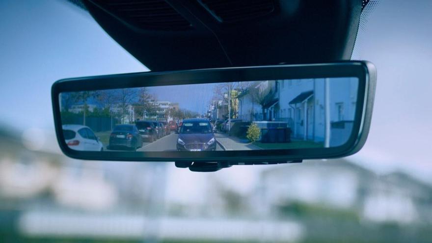 El &#039;Smart Mirror&#039; de Ford permite detectar con claridad a ciclistas, peatones y vehículos