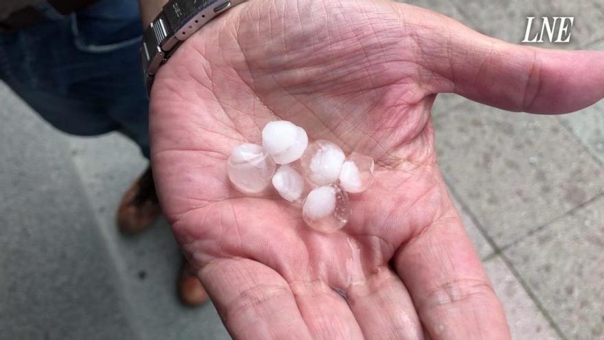 Granizos como canicas en pleno mes de julio en Oviedo