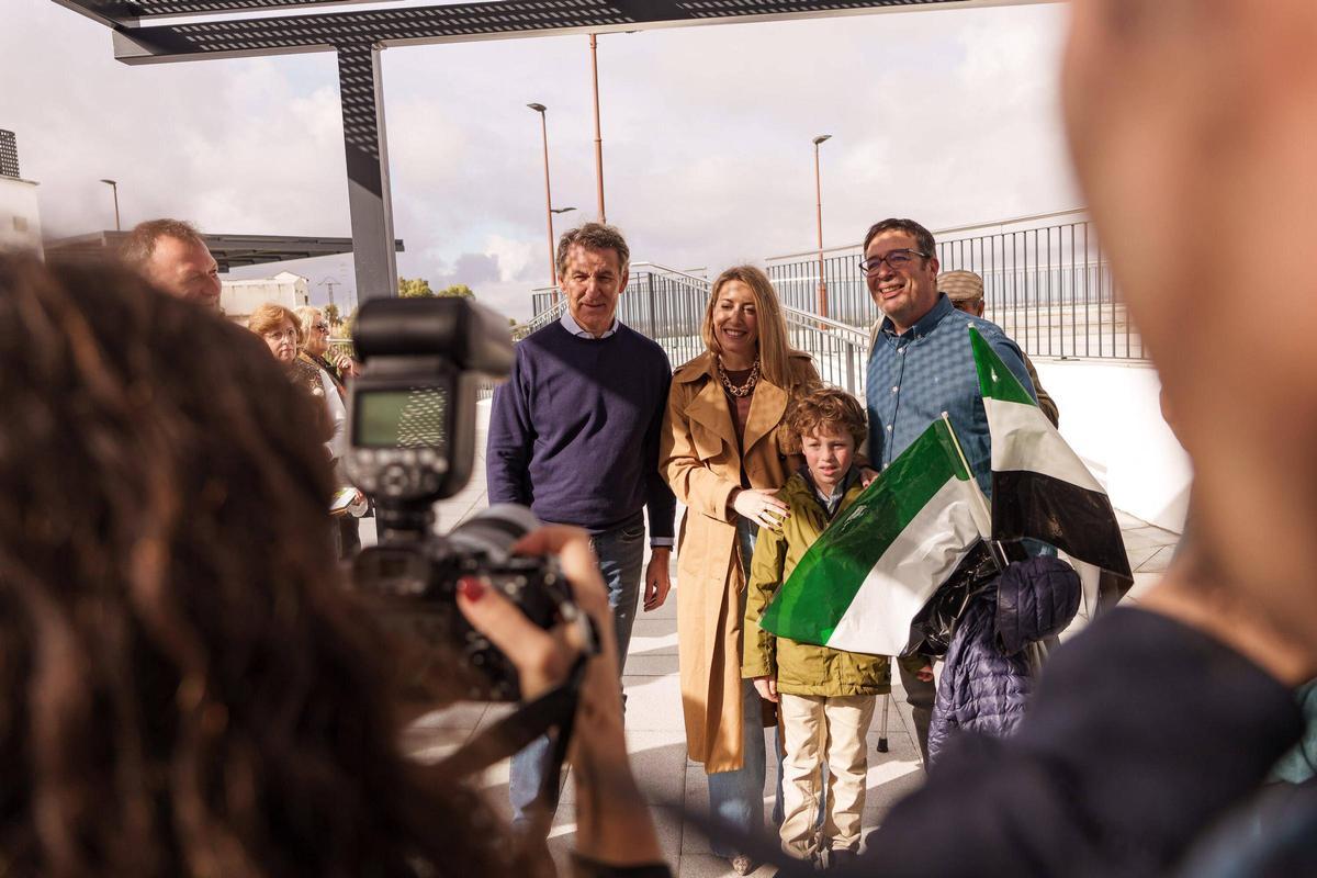FOTOGALERÍA | El acto de Feijóo y Guardiola en Lobón, en imágenes