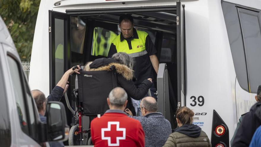 Vuelven a &#039;casa&#039; 37 supervivientes del incendio de la residencia de Villafranca de Ebro