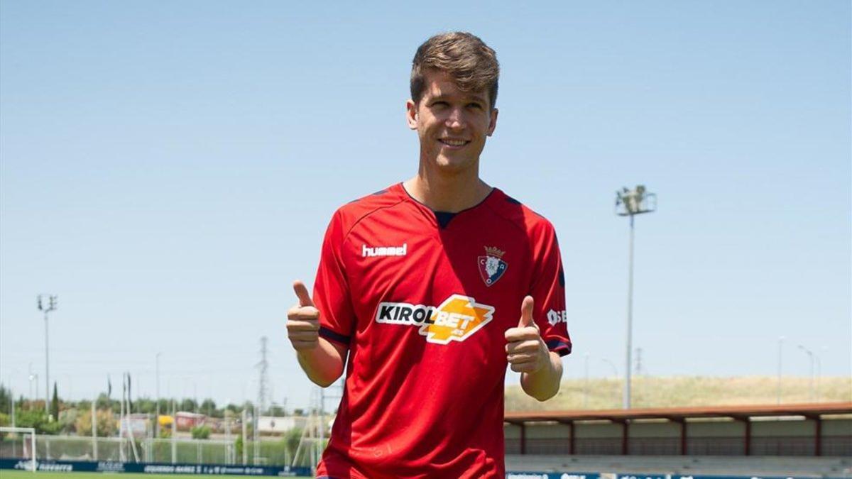 Marc Cardona se presentó como nuevo jugador de Osasuna