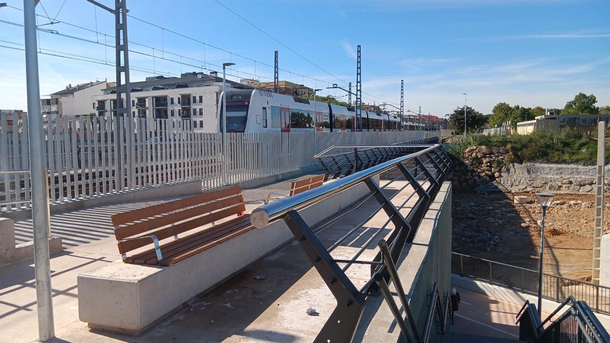 Mirador al barranco del Poyo en la estación de Metrovalencia en Paiporta.