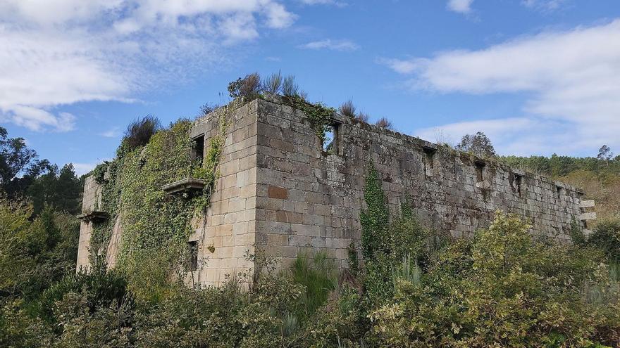 La estructura arquitectónica del monasterio de Santa Comba de Naves, en la localidad de Palmés, en el Concello de Ourense.