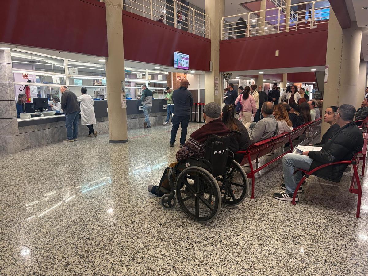 Policlínico de la Arrixaca este lunes, primer día de huelga.