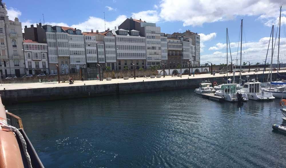 Paseo en lancha por la bahía de A Coruña