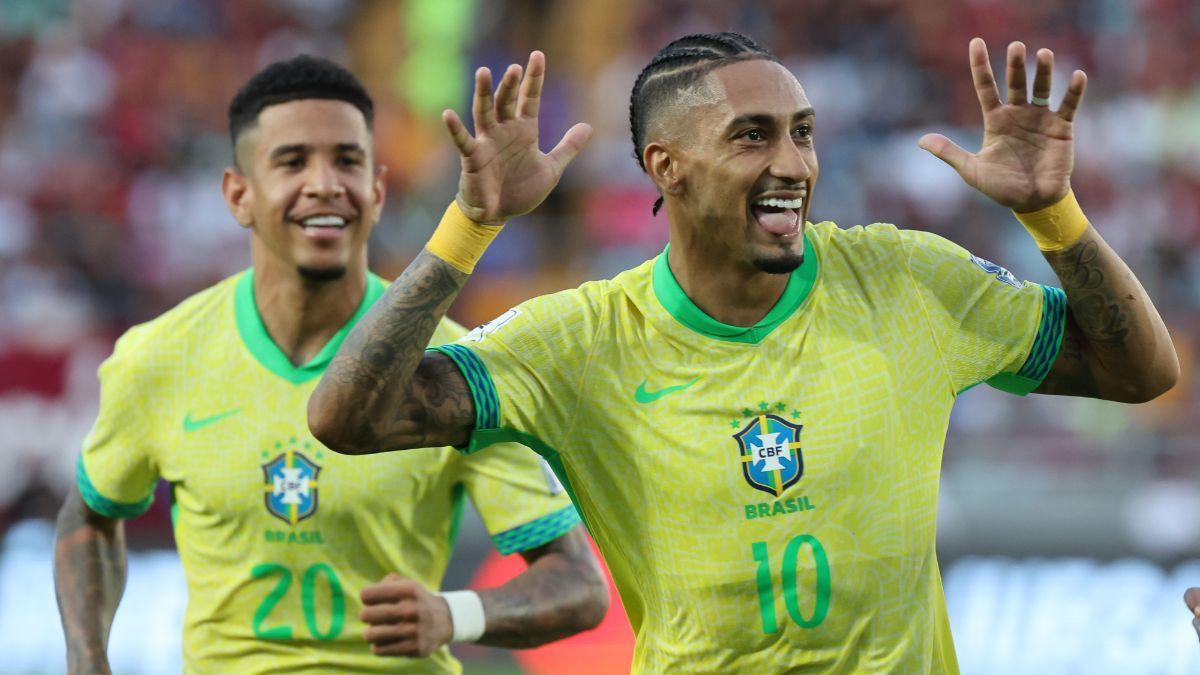 ¡Golazo de Raphinha con la Seleçao!