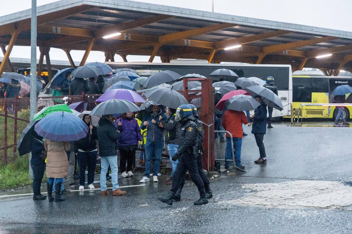 El sector del transporte de viajeros en la provincia de A Coruña sumó este miércoles una nueva jornada de huelga.