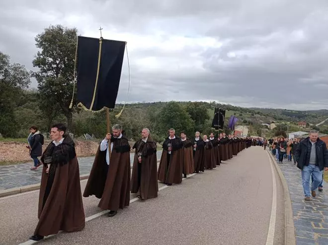 Bercianos arropa al Cristo Pequeño en un Jueves Santo de luto