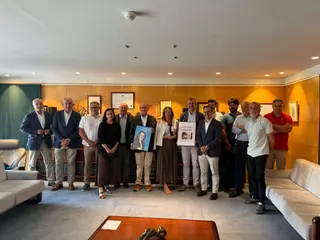 VÍDEO: La directora general de La Vuelta Ciclista Asturias, Cristina Mendo, recibe en LA NUEVA ESPAÑA el reconocimiento a la “Asturiana del mes”