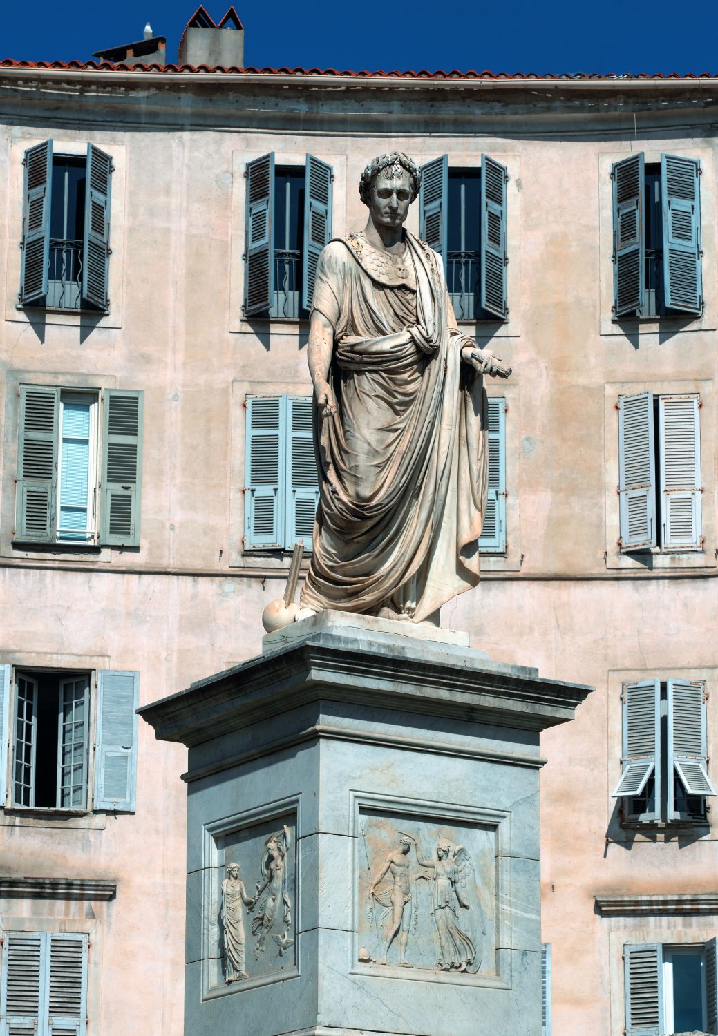 Estatua de Napoleón en Ajaccio