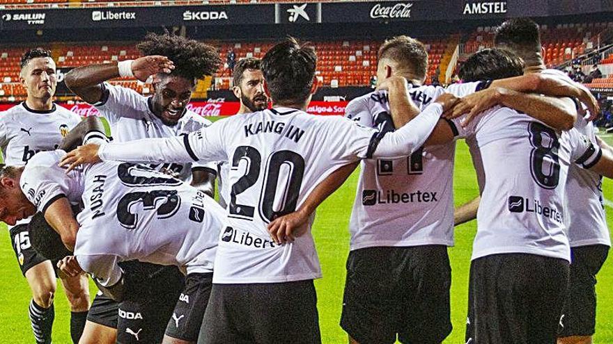 Guedes titular en el Valencia - Elche