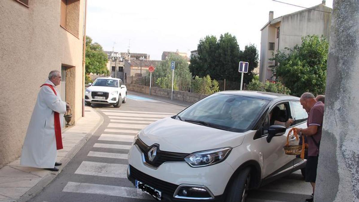 Sant Fruitós celebra la festivitat de Sant Cristòfol amb la participació d’una trentena de vehicles