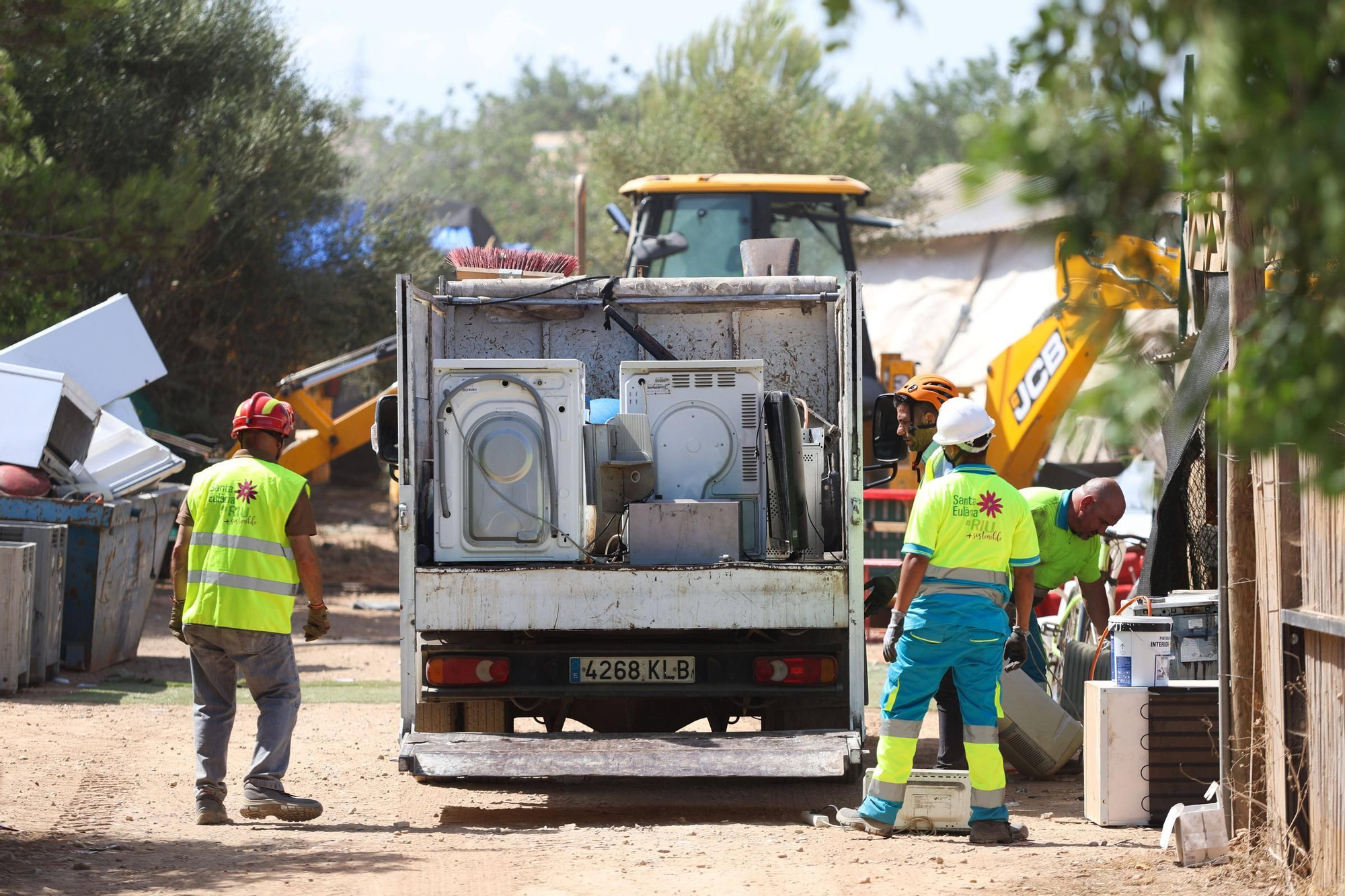 Todas las imágenes del desalojo de Can Rova 2 en Ibiza