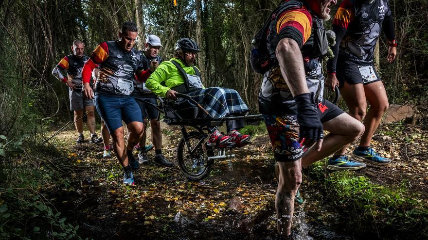 La carrera de montaña por equipos que rompe barreras en Castellón