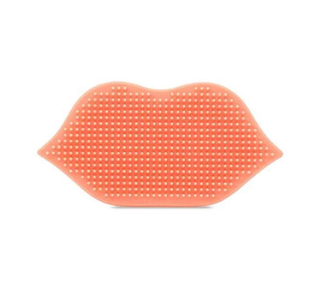 Exfolia tus labios con cepillo