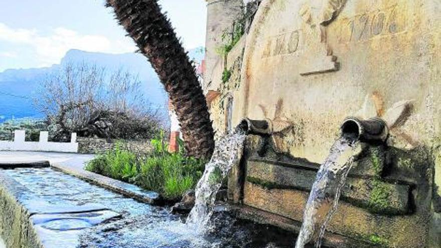 UN PAISAJE MORISCO A LOS  PIES DE LA  PENYA FORADÀ