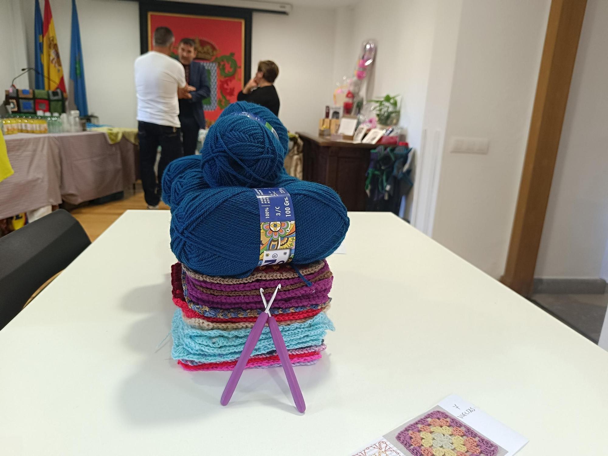 Así fue el Maratón Solidario de Crochet de Pola de Siero