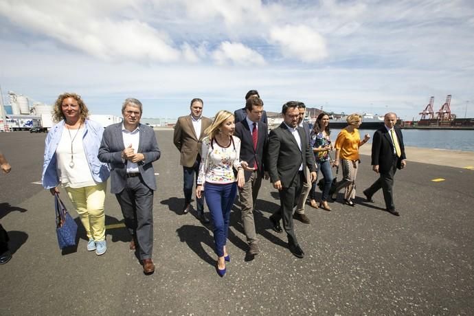 15.04.19. Las Palmas de Gran Canaria. El líder del PP y candidato a presidente del Gobierno, Pablo Casado, visita el centro de formación técnico-profesional del metal de Las Palmas de Gran Canaria, Femepa, acompañado por los dirigentes del partido en Canarias, Asier Antona y Australia Navarro, posteriormente a la visita realiza unas declaraciones en el Muelle Cambullón. Foto Quique Curbelo  | 15/04/2019 | Fotógrafo: Quique Curbelo