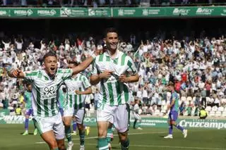 El Córdoba CF le gana al Málaga la 'final' de El Arcángel