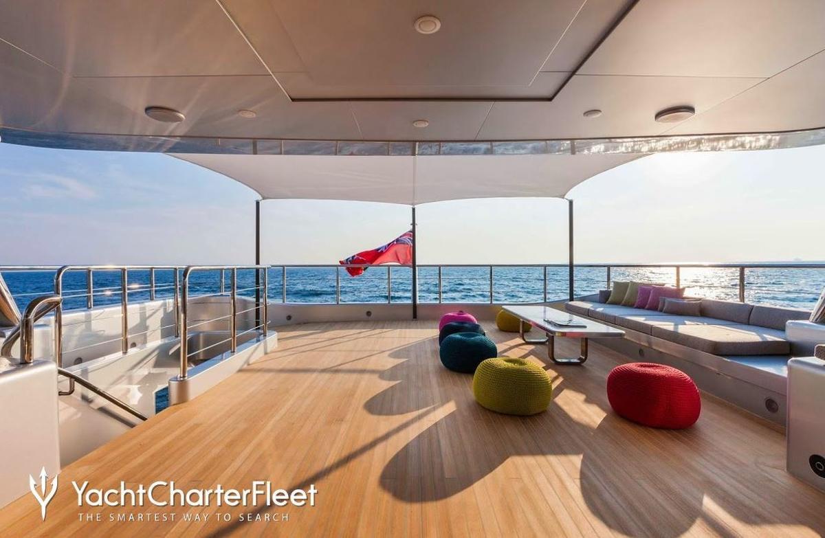 ¿Quieres ver por dentro un superyate de unos 45 millones de euros que está atracado en Ibiza?