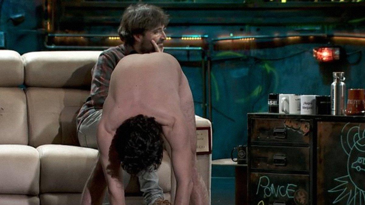 La Resistencia': Un hombre desnudo se 'cuela' en el plató