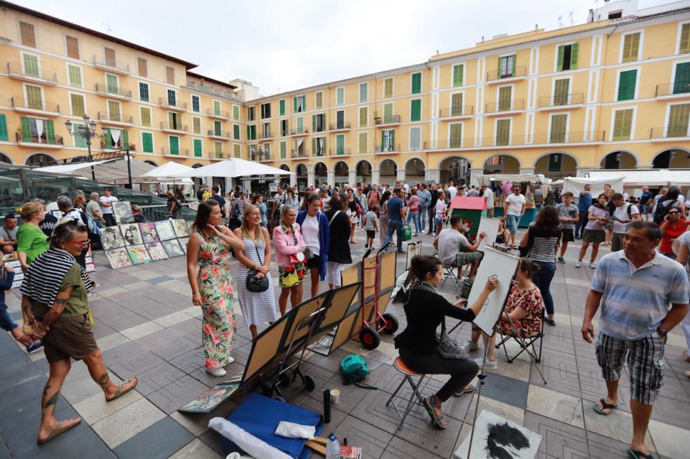 Operación nube: los turistas llenan Palma y atascos en los accesos