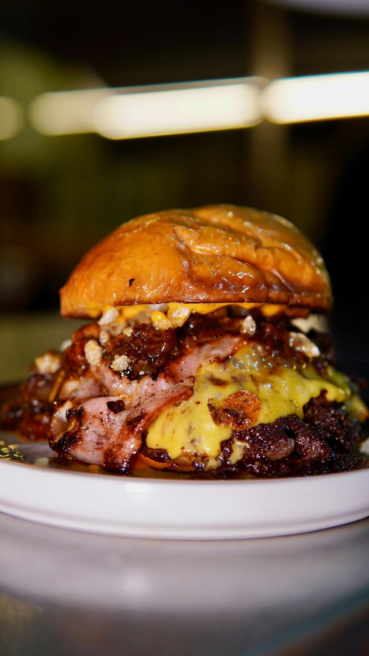 Una hamburguesa del local Smashbros.