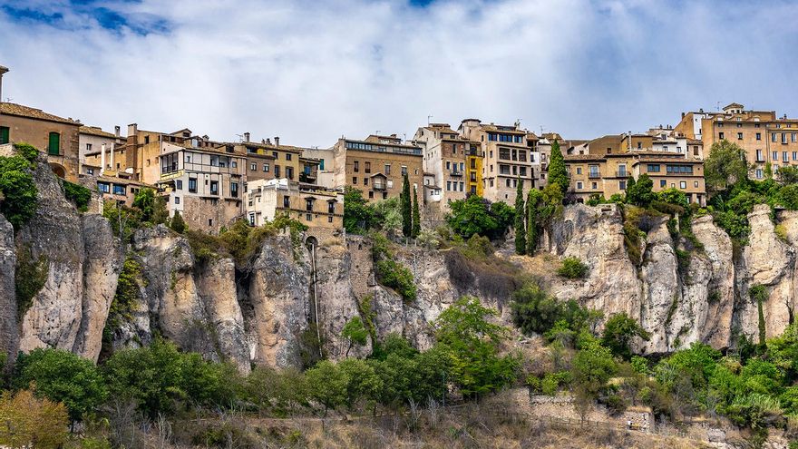 Cuenca, patrimonio de la escalada, a un paseo en tren