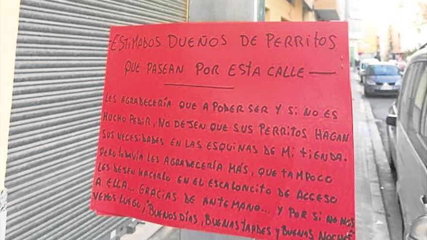 Un comerciante dice &quot;basta&quot; a las heces caninas