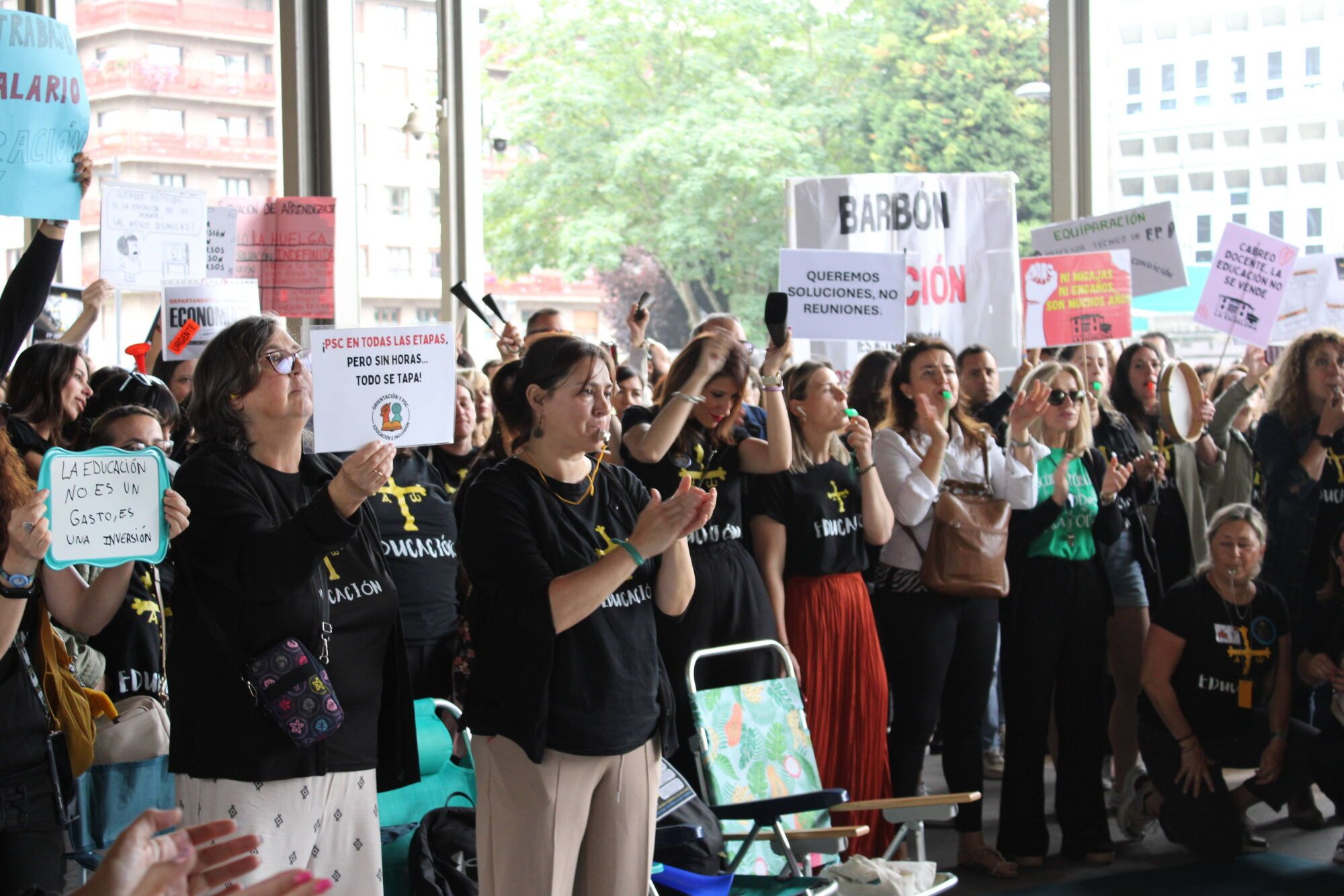 Así fue la última jornada de huelga educativa en Asturias