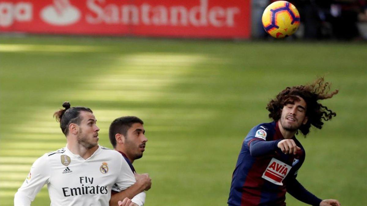 Cucurella firmó un partido espectacular contra el Real Madrid